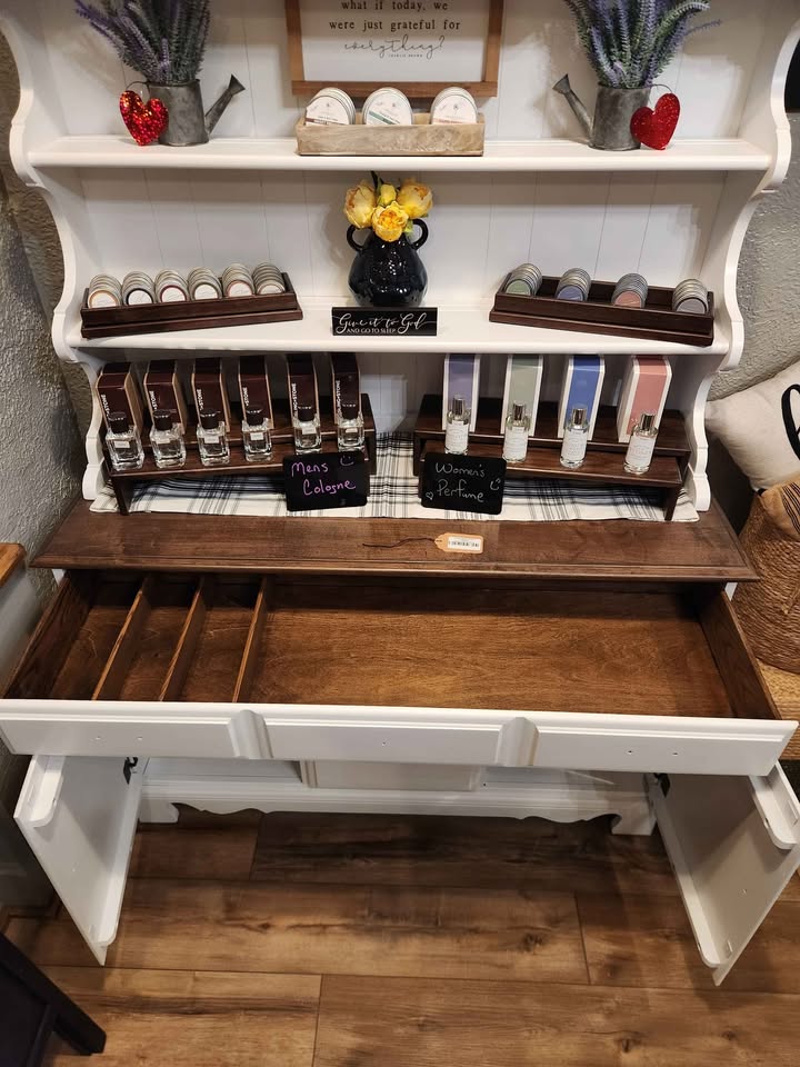 The Willow Hutch